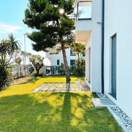 Sea't La Vie Villa *