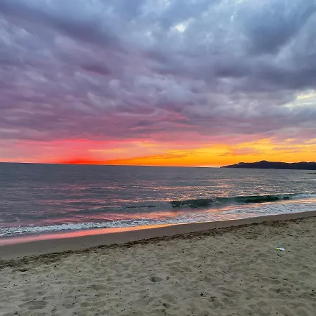 Sea't La Vie Villa *