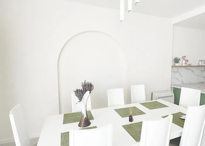 Sea't La Vie Villa *